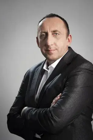 Tomasz Mądraszewski Sprzedawca Części Zamiennych