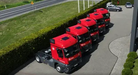 Wydanie pojazdów Mercedes-Benz dla Hitor