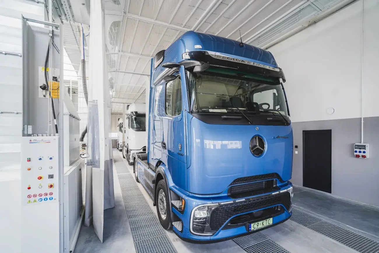 Електрична вантажівка Mercedes