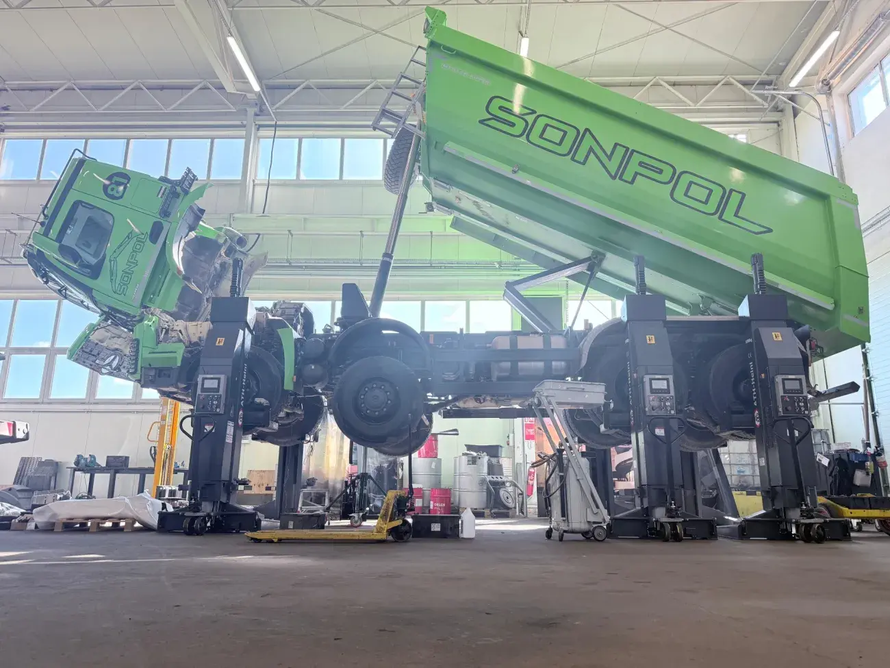 Ремонт і техогляди в Kujawski Truck Center